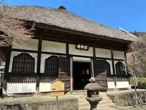 円覚寺の{uncategorized: "未分類", other: "その他", undefined: "問題あり", building: "その他建物", grave: "お墓", sacred_gate: "鳥居", guardian: "狛犬", statue: "像", buddha: "仏像", history: "歴史", nature: "自然", garden: "庭園", animal: "動物", pagoda: "塔", temizu: "手水舎", mountain_gate: "山門・神門", sanctuary: "本殿・本堂", subordinate: "末社・摂社", art: "芸術", scenery: "景色", jizo: "地蔵", ema: "絵馬", goshuin: "御朱印", omikuji: "おみくじ", items: "授与品その他", amulet: "お守り", goshuincho: "御朱印帳", eats: "食事", festival: "お祭り", votive_dance: "神楽", shichigosan: "七五三参", wedding: "結婚式", experience: "体験その他", initially: "初詣", around: "周辺", anti_infection: "感染症対策"}