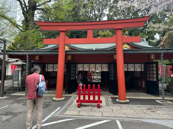 日枝神社の{uncategorized: "未分類", other: "その他", undefined: "問題あり", building: "その他建物", grave: "お墓", sacred_gate: "鳥居", guardian: "狛犬", statue: "像", buddha: "仏像", history: "歴史", nature: "自然", garden: "庭園", animal: "動物", pagoda: "塔", temizu: "手水舎", mountain_gate: "山門・神門", sanctuary: "本殿・本堂", subordinate: "末社・摂社", art: "芸術", scenery: "景色", jizo: "地蔵", ema: "絵馬", goshuin: "御朱印", omikuji: "おみくじ", items: "授与品その他", amulet: "お守り", goshuincho: "御朱印帳", eats: "食事", festival: "お祭り", votive_dance: "神楽", shichigosan: "七五三参", wedding: "結婚式", experience: "体験その他", initially: "初詣", around: "周辺", anti_infection: "感染症対策"}