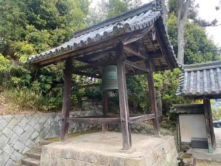 根聖院の{uncategorized: "未分類", other: "その他", undefined: "問題あり", building: "その他建物", grave: "お墓", sacred_gate: "鳥居", guardian: "狛犬", statue: "像", buddha: "仏像", history: "歴史", nature: "自然", garden: "庭園", animal: "動物", pagoda: "塔", temizu: "手水舎", mountain_gate: "山門・神門", sanctuary: "本殿・本堂", subordinate: "末社・摂社", art: "芸術", scenery: "景色", jizo: "地蔵", ema: "絵馬", goshuin: "御朱印", omikuji: "おみくじ", items: "授与品その他", amulet: "お守り", goshuincho: "御朱印帳", eats: "食事", festival: "お祭り", votive_dance: "神楽", shichigosan: "七五三参", wedding: "結婚式", experience: "体験その他", initially: "初詣", around: "周辺", anti_infection: "感染症対策"}