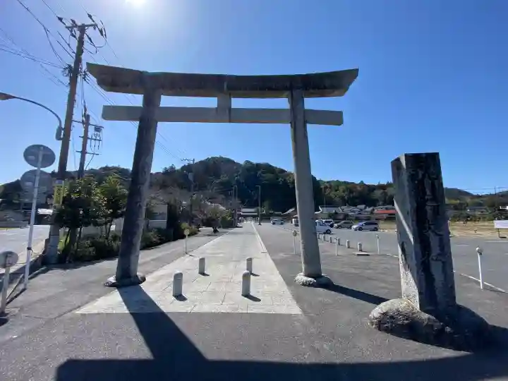 佐太神社の{uncategorized: "未分類", other: "その他", undefined: "問題あり", building: "その他建物", grave: "お墓", sacred_gate: "鳥居", guardian: "狛犬", statue: "像", buddha: "仏像", history: "歴史", nature: "自然", garden: "庭園", animal: "動物", pagoda: "塔", temizu: "手水舎", mountain_gate: "山門・神門", sanctuary: "本殿・本堂", subordinate: "末社・摂社", art: "芸術", scenery: "景色", jizo: "地蔵", ema: "絵馬", goshuin: "御朱印", omikuji: "おみくじ", items: "授与品その他", amulet: "お守り", goshuincho: "御朱印帳", eats: "食事", festival: "お祭り", votive_dance: "神楽", shichigosan: "七五三参", wedding: "結婚式", experience: "体験その他", initially: "初詣", around: "周辺", anti_infection: "感染症対策"}