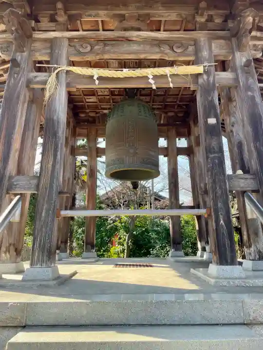 蓮光寺の{uncategorized: "未分類", other: "その他", undefined: "問題あり", building: "その他建物", grave: "お墓", sacred_gate: "鳥居", guardian: "狛犬", statue: "像", buddha: "仏像", history: "歴史", nature: "自然", garden: "庭園", animal: "動物", pagoda: "塔", temizu: "手水舎", mountain_gate: "山門・神門", sanctuary: "本殿・本堂", subordinate: "末社・摂社", art: "芸術", scenery: "景色", jizo: "地蔵", ema: "絵馬", goshuin: "御朱印", omikuji: "おみくじ", items: "授与品その他", amulet: "お守り", goshuincho: "御朱印帳", eats: "食事", festival: "お祭り", votive_dance: "神楽", shichigosan: "七五三参", wedding: "結婚式", experience: "体験その他", initially: "初詣", around: "周辺", anti_infection: "感染症対策"}