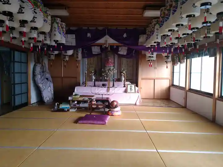 子安地蔵堂の本殿・本堂