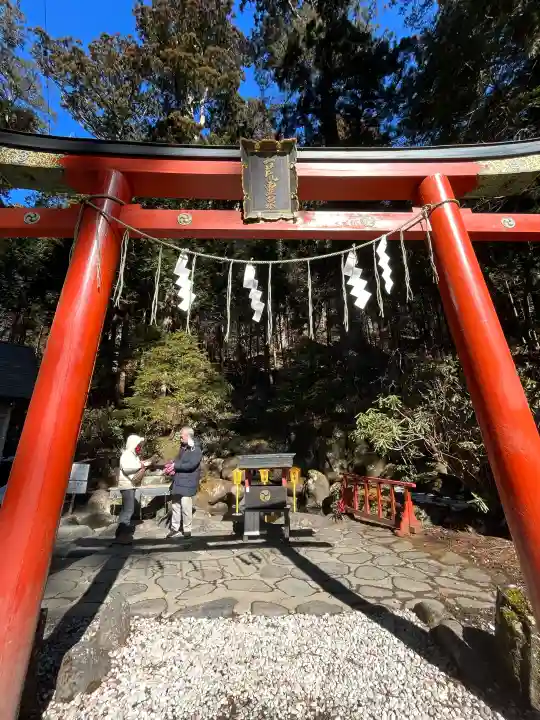 日光二荒山神社の{uncategorized: "未分類", other: "その他", undefined: "問題あり", building: "その他建物", grave: "お墓", sacred_gate: "鳥居", guardian: "狛犬", statue: "像", buddha: "仏像", history: "歴史", nature: "自然", garden: "庭園", animal: "動物", pagoda: "塔", temizu: "手水舎", mountain_gate: "山門・神門", sanctuary: "本殿・本堂", subordinate: "末社・摂社", art: "芸術", scenery: "景色", jizo: "地蔵", ema: "絵馬", goshuin: "御朱印", omikuji: "おみくじ", items: "授与品その他", amulet: "お守り", goshuincho: "御朱印帳", eats: "食事", festival: "お祭り", votive_dance: "神楽", shichigosan: "七五三参", wedding: "結婚式", experience: "体験その他", initially: "初詣", around: "周辺", anti_infection: "感染症対策"}