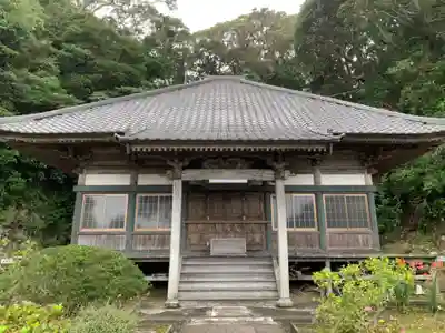 津慶寺の本殿・本堂