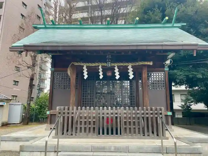 西早稲田天祖神社の{uncategorized: "未分類", other: "その他", undefined: "問題あり", building: "その他建物", grave: "お墓", sacred_gate: "鳥居", guardian: "狛犬", statue: "像", buddha: "仏像", history: "歴史", nature: "自然", garden: "庭園", animal: "動物", pagoda: "塔", temizu: "手水舎", mountain_gate: "山門・神門", sanctuary: "本殿・本堂", subordinate: "末社・摂社", art: "芸術", scenery: "景色", jizo: "地蔵", ema: "絵馬", goshuin: "御朱印", omikuji: "おみくじ", items: "授与品その他", amulet: "お守り", goshuincho: "御朱印帳", eats: "食事", festival: "お祭り", votive_dance: "神楽", shichigosan: "七五三参", wedding: "結婚式", experience: "体験その他", initially: "初詣", around: "周辺", anti_infection: "感染症対策"}
