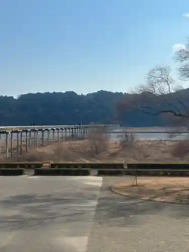 大井神社の{uncategorized: "未分類", other: "その他", undefined: "問題あり", building: "その他建物", grave: "お墓", sacred_gate: "鳥居", guardian: "狛犬", statue: "像", buddha: "仏像", history: "歴史", nature: "自然", garden: "庭園", animal: "動物", pagoda: "塔", temizu: "手水舎", mountain_gate: "山門・神門", sanctuary: "本殿・本堂", subordinate: "末社・摂社", art: "芸術", scenery: "景色", jizo: "地蔵", ema: "絵馬", goshuin: "御朱印", omikuji: "おみくじ", items: "授与品その他", amulet: "お守り", goshuincho: "御朱印帳", eats: "食事", festival: "お祭り", votive_dance: "神楽", shichigosan: "七五三参", wedding: "結婚式", experience: "体験その他", initially: "初詣", around: "周辺", anti_infection: "感染症対策"}