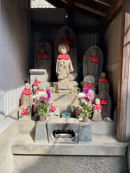 良長院の{uncategorized: "未分類", other: "その他", undefined: "問題あり", building: "その他建物", grave: "お墓", sacred_gate: "鳥居", guardian: "狛犬", statue: "像", buddha: "仏像", history: "歴史", nature: "自然", garden: "庭園", animal: "動物", pagoda: "塔", temizu: "手水舎", mountain_gate: "山門・神門", sanctuary: "本殿・本堂", subordinate: "末社・摂社", art: "芸術", scenery: "景色", jizo: "地蔵", ema: "絵馬", goshuin: "御朱印", omikuji: "おみくじ", items: "授与品その他", amulet: "お守り", goshuincho: "御朱印帳", eats: "食事", festival: "お祭り", votive_dance: "神楽", shichigosan: "七五三参", wedding: "結婚式", experience: "体験その他", initially: "初詣", around: "周辺", anti_infection: "感染症対策"}