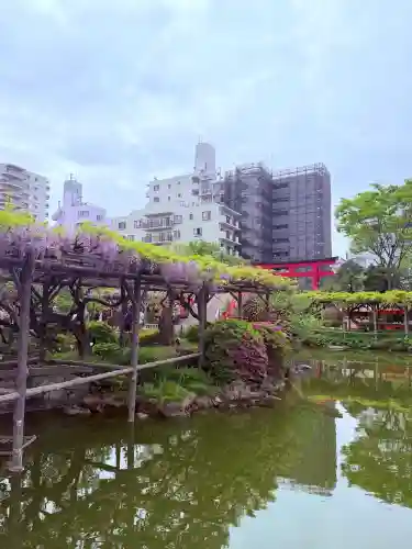 亀戸天神社の{uncategorized: "未分類", other: "その他", undefined: "問題あり", building: "その他建物", grave: "お墓", sacred_gate: "鳥居", guardian: "狛犬", statue: "像", buddha: "仏像", history: "歴史", nature: "自然", garden: "庭園", animal: "動物", pagoda: "塔", temizu: "手水舎", mountain_gate: "山門・神門", sanctuary: "本殿・本堂", subordinate: "末社・摂社", art: "芸術", scenery: "景色", jizo: "地蔵", ema: "絵馬", goshuin: "御朱印", omikuji: "おみくじ", items: "授与品その他", amulet: "お守り", goshuincho: "御朱印帳", eats: "食事", festival: "お祭り", votive_dance: "神楽", shichigosan: "七五三参", wedding: "結婚式", experience: "体験その他", initially: "初詣", around: "周辺", anti_infection: "感染症対策"}