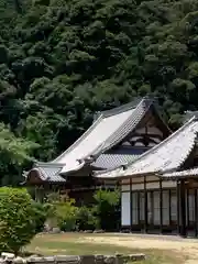 満願寺の本殿