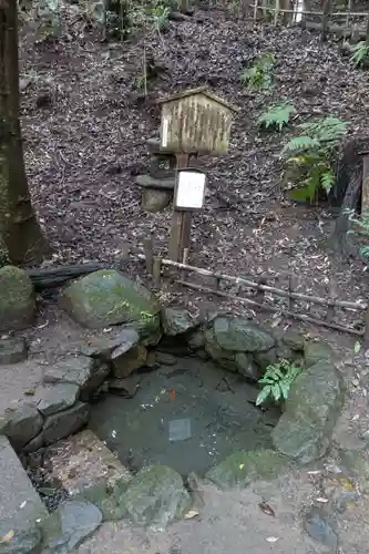 近津尾神社の建物その他