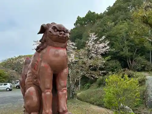 安仁神社の{uncategorized: "未分類", other: "その他", undefined: "問題あり", building: "その他建物", grave: "お墓", sacred_gate: "鳥居", guardian: "狛犬", statue: "像", buddha: "仏像", history: "歴史", nature: "自然", garden: "庭園", animal: "動物", pagoda: "塔", temizu: "手水舎", mountain_gate: "山門・神門", sanctuary: "本殿・本堂", subordinate: "末社・摂社", art: "芸術", scenery: "景色", jizo: "地蔵", ema: "絵馬", goshuin: "御朱印", omikuji: "おみくじ", items: "授与品その他", amulet: "お守り", goshuincho: "御朱印帳", eats: "食事", festival: "お祭り", votive_dance: "神楽", shichigosan: "七五三参", wedding: "結婚式", experience: "体験その他", initially: "初詣", around: "周辺", anti_infection: "感染症対策"}
