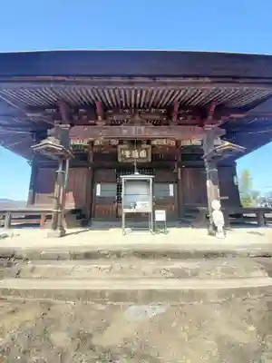 龍石寺の本殿・本堂
