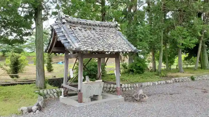 山名神社の手水舎