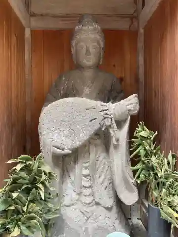 中島弁財天の{uncategorized: "未分類", other: "その他", undefined: "問題あり", building: "その他建物", grave: "お墓", sacred_gate: "鳥居", guardian: "狛犬", statue: "像", buddha: "仏像", history: "歴史", nature: "自然", garden: "庭園", animal: "動物", pagoda: "塔", temizu: "手水舎", mountain_gate: "山門・神門", sanctuary: "本殿・本堂", subordinate: "末社・摂社", art: "芸術", scenery: "景色", jizo: "地蔵", ema: "絵馬", goshuin: "御朱印", omikuji: "おみくじ", items: "授与品その他", amulet: "お守り", goshuincho: "御朱印帳", eats: "食事", festival: "お祭り", votive_dance: "神楽", shichigosan: "七五三参", wedding: "結婚式", experience: "体験その他", initially: "初詣", around: "周辺", anti_infection: "感染症対策"}