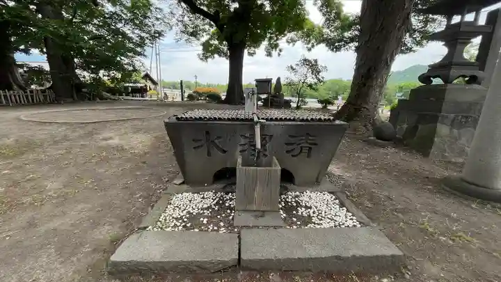 白鳥神社の手水舎