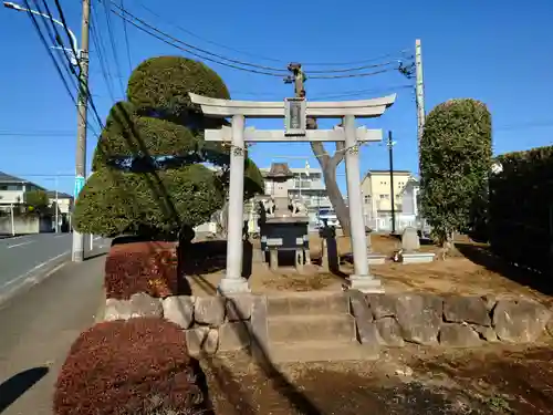 稲荷大明神の鳥居