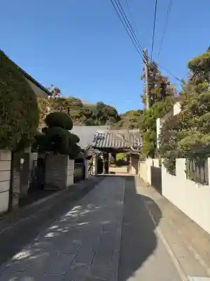 浄光明寺の{uncategorized: "未分類", other: "その他", undefined: "問題あり", building: "その他建物", grave: "お墓", sacred_gate: "鳥居", guardian: "狛犬", statue: "像", buddha: "仏像", history: "歴史", nature: "自然", garden: "庭園", animal: "動物", pagoda: "塔", temizu: "手水舎", mountain_gate: "山門・神門", sanctuary: "本殿・本堂", subordinate: "末社・摂社", art: "芸術", scenery: "景色", jizo: "地蔵", ema: "絵馬", goshuin: "御朱印", omikuji: "おみくじ", items: "授与品その他", amulet: "お守り", goshuincho: "御朱印帳", eats: "食事", festival: "お祭り", votive_dance: "神楽", shichigosan: "七五三参", wedding: "結婚式", experience: "体験その他", initially: "初詣", around: "周辺", anti_infection: "感染症対策"}