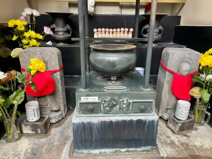 大観音寺の{uncategorized: "未分類", other: "その他", undefined: "問題あり", building: "その他建物", grave: "お墓", sacred_gate: "鳥居", guardian: "狛犬", statue: "像", buddha: "仏像", history: "歴史", nature: "自然", garden: "庭園", animal: "動物", pagoda: "塔", temizu: "手水舎", mountain_gate: "山門・神門", sanctuary: "本殿・本堂", subordinate: "末社・摂社", art: "芸術", scenery: "景色", jizo: "地蔵", ema: "絵馬", goshuin: "御朱印", omikuji: "おみくじ", items: "授与品その他", amulet: "お守り", goshuincho: "御朱印帳", eats: "食事", festival: "お祭り", votive_dance: "神楽", shichigosan: "七五三参", wedding: "結婚式", experience: "体験その他", initially: "初詣", around: "周辺", anti_infection: "感染症対策"}