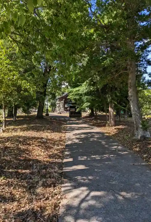 鈴置神社(矢合)の{uncategorized: "未分類", other: "その他", undefined: "問題あり", building: "その他建物", grave: "お墓", sacred_gate: "鳥居", guardian: "狛犬", statue: "像", buddha: "仏像", history: "歴史", nature: "自然", garden: "庭園", animal: "動物", pagoda: "塔", temizu: "手水舎", mountain_gate: "山門・神門", sanctuary: "本殿・本堂", subordinate: "末社・摂社", art: "芸術", scenery: "景色", jizo: "地蔵", ema: "絵馬", goshuin: "御朱印", omikuji: "おみくじ", items: "授与品その他", amulet: "お守り", goshuincho: "御朱印帳", eats: "食事", festival: "お祭り", votive_dance: "神楽", shichigosan: "七五三参", wedding: "結婚式", experience: "体験その他", initially: "初詣", around: "周辺", anti_infection: "感染症対策"}