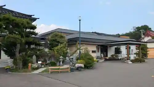 湯川寺 の本殿