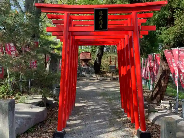 能蔵知恵文殊稲荷大明神の鳥居
