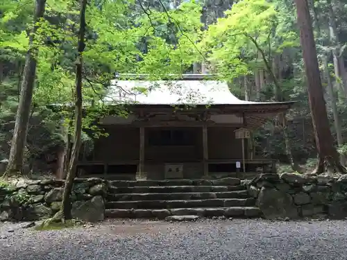 高山寺の本殿・本堂
