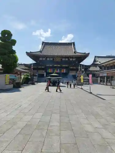 川崎大師（平間寺）の{uncategorized: "未分類", other: "その他", undefined: "問題あり", building: "その他建物", grave: "お墓", sacred_gate: "鳥居", guardian: "狛犬", statue: "像", buddha: "仏像", history: "歴史", nature: "自然", garden: "庭園", animal: "動物", pagoda: "塔", temizu: "手水舎", mountain_gate: "山門・神門", sanctuary: "本殿・本堂", subordinate: "末社・摂社", art: "芸術", scenery: "景色", jizo: "地蔵", ema: "絵馬", goshuin: "御朱印", omikuji: "おみくじ", items: "授与品その他", amulet: "お守り", goshuincho: "御朱印帳", eats: "食事", festival: "お祭り", votive_dance: "神楽", shichigosan: "七五三参", wedding: "結婚式", experience: "体験その他", initially: "初詣", around: "周辺", anti_infection: "感染症対策"}