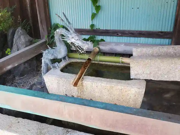 小川原神社の手水舎