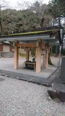 伊波乃西神社の手水舎