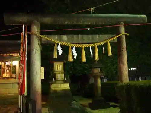 中野沼袋氷川神社の鳥居