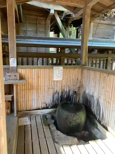 雄琴神社の手水舎
