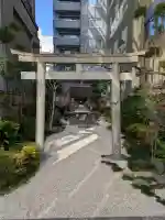 稲荷神社の{uncategorized: "未分類", other: "その他", undefined: "問題あり", building: "その他建物", grave: "お墓", sacred_gate: "鳥居", guardian: "狛犬", statue: "像", buddha: "仏像", history: "歴史", nature: "自然", garden: "庭園", animal: "動物", pagoda: "塔", temizu: "手水舎", mountain_gate: "山門・神門", sanctuary: "本殿・本堂", subordinate: "末社・摂社", art: "芸術", scenery: "景色", jizo: "地蔵", ema: "絵馬", goshuin: "御朱印", omikuji: "おみくじ", items: "授与品その他", amulet: "お守り", goshuincho: "御朱印帳", eats: "食事", festival: "お祭り", votive_dance: "神楽", shichigosan: "七五三参", wedding: "結婚式", experience: "体験その他", initially: "初詣", around: "周辺", anti_infection: "感染症対策"}