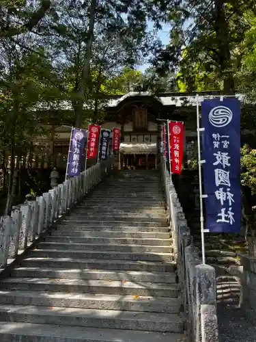 敢國神社の本殿・本堂