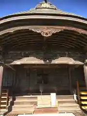 鏡忍寺の本殿