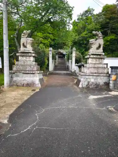諸山積神社の{uncategorized: "未分類", other: "その他", undefined: "問題あり", building: "その他建物", grave: "お墓", sacred_gate: "鳥居", guardian: "狛犬", statue: "像", buddha: "仏像", history: "歴史", nature: "自然", garden: "庭園", animal: "動物", pagoda: "塔", temizu: "手水舎", mountain_gate: "山門・神門", sanctuary: "本殿・本堂", subordinate: "末社・摂社", art: "芸術", scenery: "景色", jizo: "地蔵", ema: "絵馬", goshuin: "御朱印", omikuji: "おみくじ", items: "授与品その他", amulet: "お守り", goshuincho: "御朱印帳", eats: "食事", festival: "お祭り", votive_dance: "神楽", shichigosan: "七五三参", wedding: "結婚式", experience: "体験その他", initially: "初詣", around: "周辺", anti_infection: "感染症対策"}
