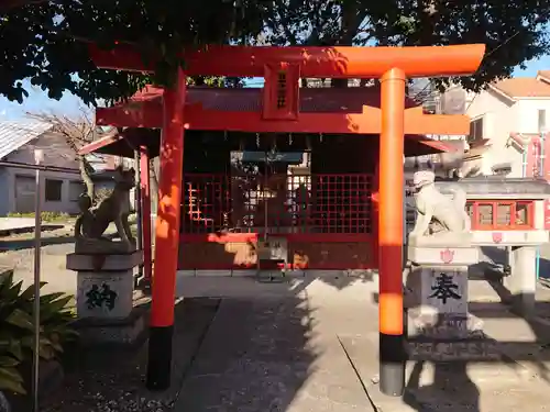 男女稲荷神社の鳥居