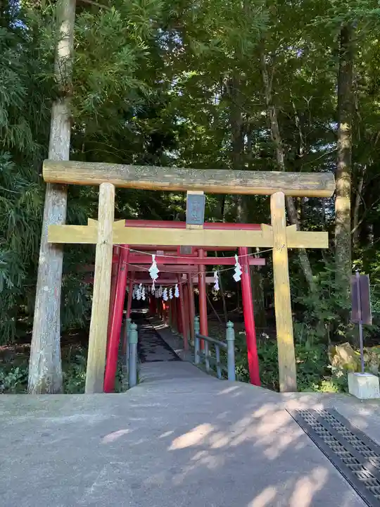 新屋山神社(山梨県)
