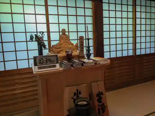 吸湖山　青岸寺の仏像