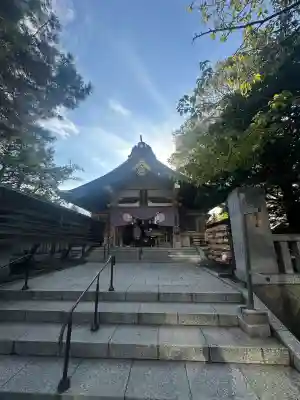彌彦神社　(伊夜日子神社)の{uncategorized: "未分類", other: "その他", undefined: "問題あり", building: "その他建物", grave: "お墓", sacred_gate: "鳥居", guardian: "狛犬", statue: "像", buddha: "仏像", history: "歴史", nature: "自然", garden: "庭園", animal: "動物", pagoda: "塔", temizu: "手水舎", mountain_gate: "山門・神門", sanctuary: "本殿・本堂", subordinate: "末社・摂社", art: "芸術", scenery: "景色", jizo: "地蔵", ema: "絵馬", goshuin: "御朱印", omikuji: "おみくじ", items: "授与品その他", amulet: "お守り", goshuincho: "御朱印帳", eats: "食事", festival: "お祭り", votive_dance: "神楽", shichigosan: "七五三参", wedding: "結婚式", experience: "体験その他", initially: "初詣", around: "周辺", anti_infection: "感染症対策"}