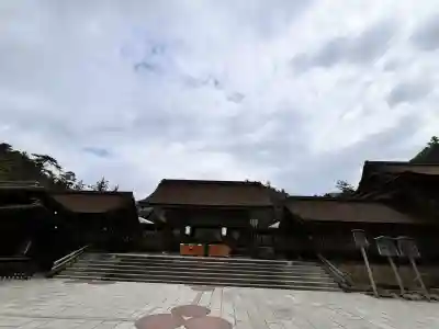出雲大社の{uncategorized: "未分類", other: "その他", undefined: "問題あり", building: "その他建物", grave: "お墓", sacred_gate: "鳥居", guardian: "狛犬", statue: "像", buddha: "仏像", history: "歴史", nature: "自然", garden: "庭園", animal: "動物", pagoda: "塔", temizu: "手水舎", mountain_gate: "山門・神門", sanctuary: "本殿・本堂", subordinate: "末社・摂社", art: "芸術", scenery: "景色", jizo: "地蔵", ema: "絵馬", goshuin: "御朱印", omikuji: "おみくじ", items: "授与品その他", amulet: "お守り", goshuincho: "御朱印帳", eats: "食事", festival: "お祭り", votive_dance: "神楽", shichigosan: "七五三参", wedding: "結婚式", experience: "体験その他", initially: "初詣", around: "周辺", anti_infection: "感染症対策"}