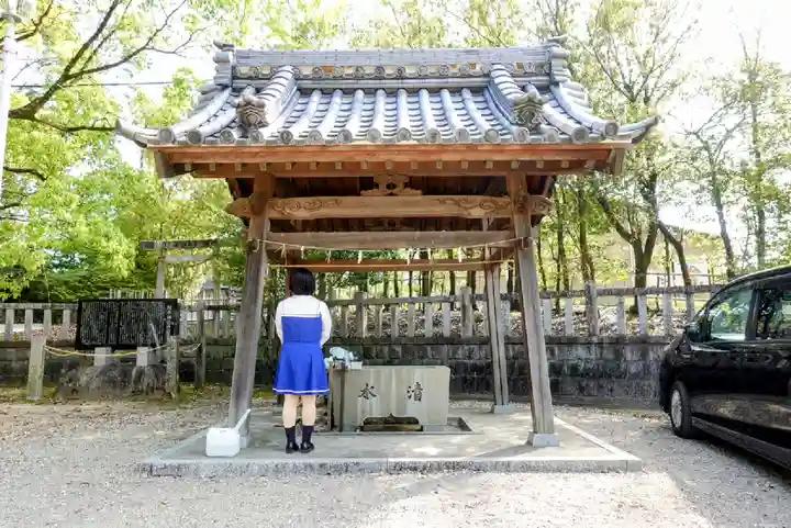 樹木神社の手水舎