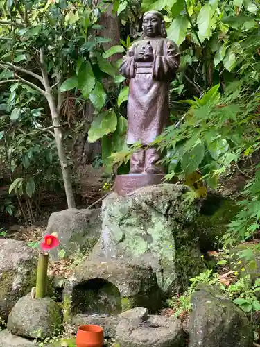 杉本寺の像