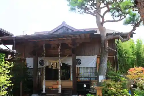 御嶽山神社の本殿・本堂