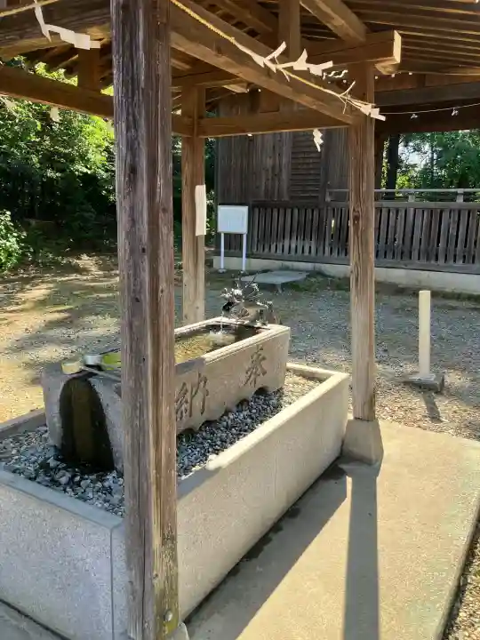 結城諏訪神社の{uncategorized: "未分類", other: "その他", undefined: "問題あり", building: "その他建物", grave: "お墓", sacred_gate: "鳥居", guardian: "狛犬", statue: "像", buddha: "仏像", history: "歴史", nature: "自然", garden: "庭園", animal: "動物", pagoda: "塔", temizu: "手水舎", mountain_gate: "山門・神門", sanctuary: "本殿・本堂", subordinate: "末社・摂社", art: "芸術", scenery: "景色", jizo: "地蔵", ema: "絵馬", goshuin: "御朱印", omikuji: "おみくじ", items: "授与品その他", amulet: "お守り", goshuincho: "御朱印帳", eats: "食事", festival: "お祭り", votive_dance: "神楽", shichigosan: "七五三参", wedding: "結婚式", experience: "体験その他", initially: "初詣", around: "周辺", anti_infection: "感染症対策"}