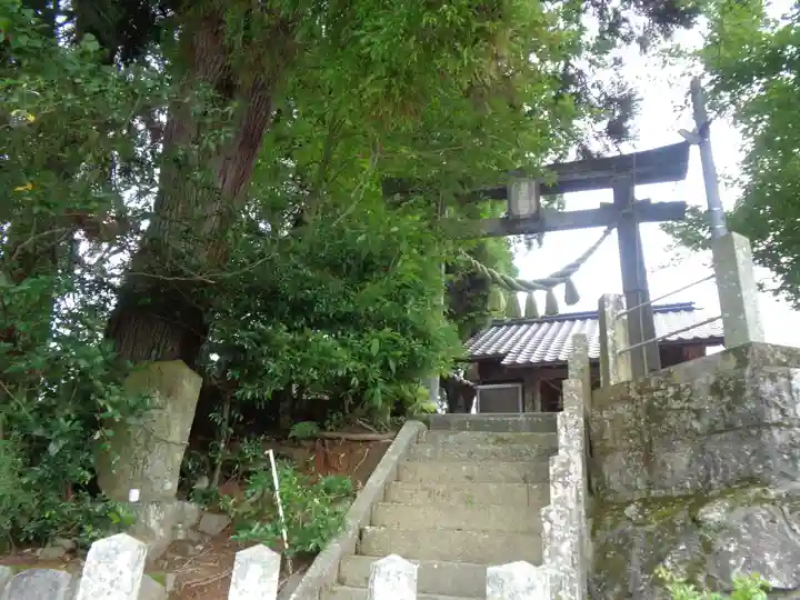 守護神社の鳥居