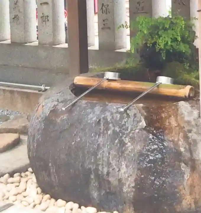 元三島神社の手水舎