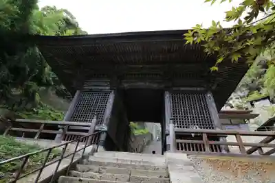 宝珠山 立石寺の山門・神門