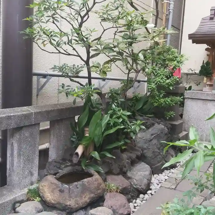 家内喜稲荷神社の手水舎