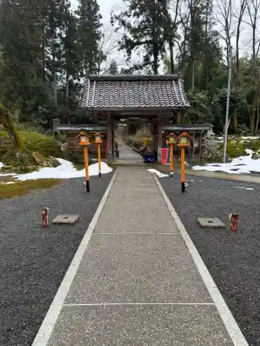 掟光寺の{uncategorized: "未分類", other: "その他", undefined: "問題あり", building: "その他建物", grave: "お墓", sacred_gate: "鳥居", guardian: "狛犬", statue: "像", buddha: "仏像", history: "歴史", nature: "自然", garden: "庭園", animal: "動物", pagoda: "塔", temizu: "手水舎", mountain_gate: "山門・神門", sanctuary: "本殿・本堂", subordinate: "末社・摂社", art: "芸術", scenery: "景色", jizo: "地蔵", ema: "絵馬", goshuin: "御朱印", omikuji: "おみくじ", items: "授与品その他", amulet: "お守り", goshuincho: "御朱印帳", eats: "食事", festival: "お祭り", votive_dance: "神楽", shichigosan: "七五三参", wedding: "結婚式", experience: "体験その他", initially: "初詣", around: "周辺", anti_infection: "感染症対策"}