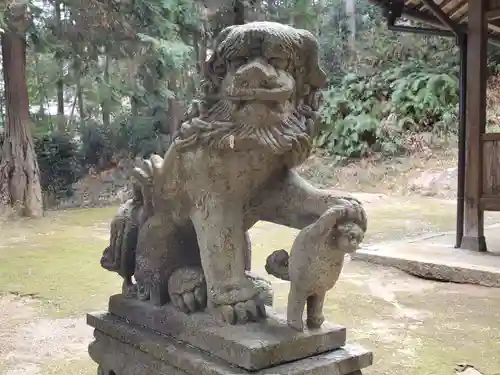 八幡神社の狛犬